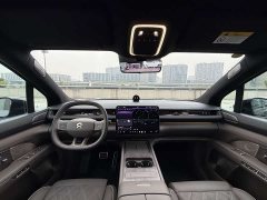 NIO ES8 Six-Seat Executive Signature Edition - ფოტო 11