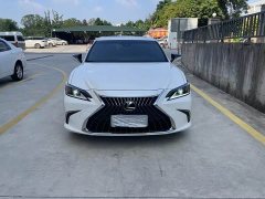 Lexus ES 200 Premium Edition - photo 2