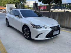 Lexus ES 200 Premium Edition - photo 3