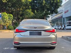 Lexus ES 200 Premium Edition - photo 8