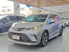 Toyota Grevias 2.5L Hybrid Premium Plus Edition - photo 1