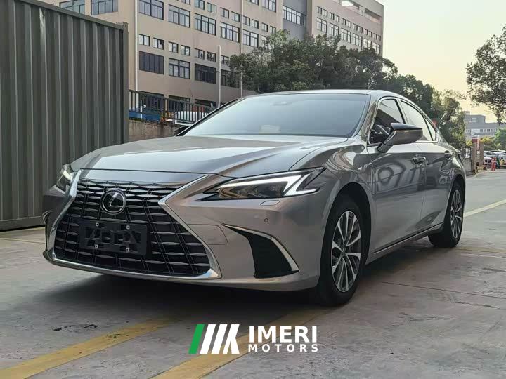 Lexus ES 200 Premium Edition
