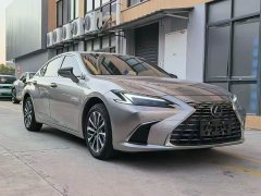 Lexus ES 200 Premium Edition - ფოტო 3