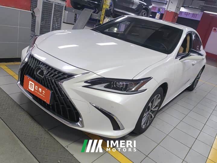 Lexus ES 200 Excellence Edition