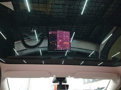 Tesla Model Y Rear-Wheel Drive - ფოტო 17