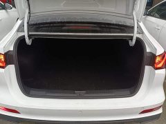 SAIC MG i5 1.5L CVT Luxury - ფოტო 18