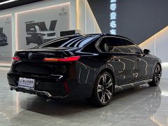 BMW 7 Series 740Li Premier M Sport Package - ფოტო 11