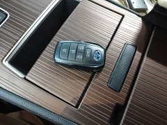 Toyota Grevias 2.5L Hybrid Premium Plus Edition - ფოტო 8