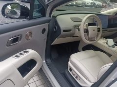 Li Auto i8 Standard Edition - фото 15