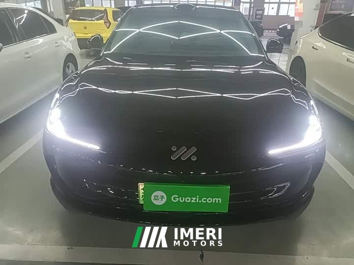 IM Motors Zhiji L6 Max Standard Edition - car from China