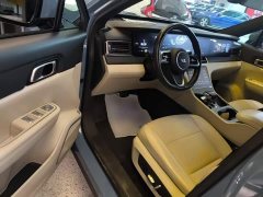 Li Auto ONE Extended Range 6-Seater - ფოტო 15