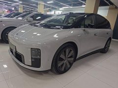 Li Auto i8 Standard Edition - photo 1