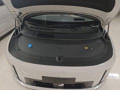 Li Auto i8 Standard Edition - photo 19