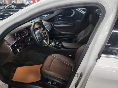 BMW 5 Series Facelift 530Li Premier M Sport Package - ფოტო 14