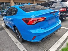Ford Focus Sedan EcoBoost 180 Automatic Sport Edition - photo 4