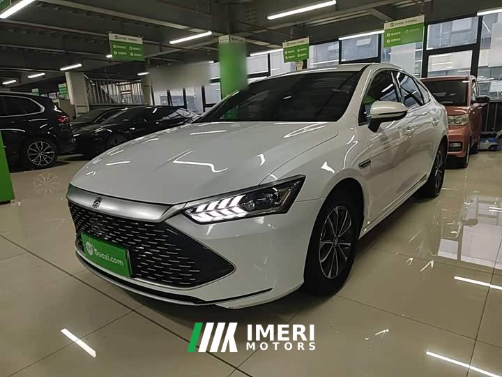 BYD Qin PLUS Glory Edition DM-i 55KM Leading - автомобиль из Китая
