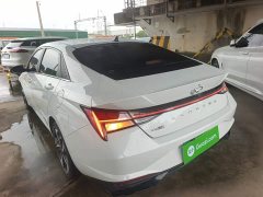 Hyundai Elantra 1.5L CVT Luxury - photo 4