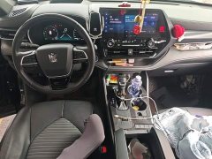 Toyota Crown Venza 2.5L HEV AWD Premium - photo 5