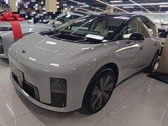 Li Auto i8 Standard Edition - ფოტო 1