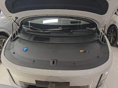 Li Auto i8 Standard Edition - ფოტო 19