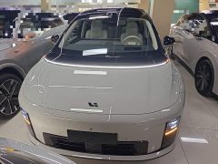 Li Auto i8 Standard Edition - ფოტო 2