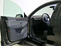 Tesla Model Y Rear-Wheel Drive - ფოტო 10