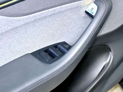 Tesla Model Y Rear-Wheel Drive - ფოტო 12