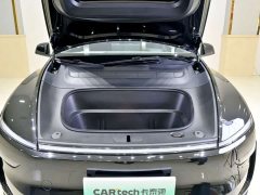 Tesla Model Y Rear-Wheel Drive - ფოტო 18