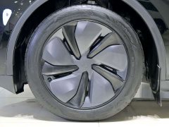 Tesla Model Y Rear-Wheel Drive - ფოტო 20