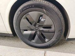 Li Auto Li Xiang MEGA Ultra - ფოტო 8