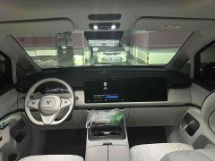 Voyah Dream Dreamer 9 PHEV Ultra - ფოტო 5
