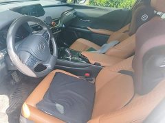 Lexus UX New Energy 300e Pure Joy Edition - ფოტო 16