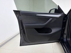 Tesla Model Y Rear-Wheel Drive - ფოტო 6