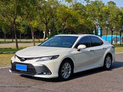 Toyota Camry 2.0G Luxury - photo 1
