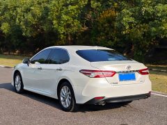 Toyota Camry 2.0G Luxury - photo 11