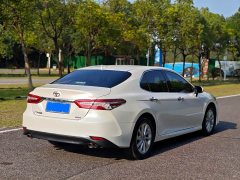Toyota Camry 2.0G Luxury - photo 13