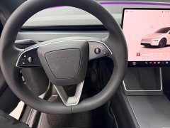 Tesla Model Y Rear-Wheel Drive - ფოტო 3