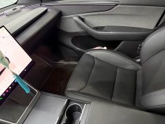 Tesla Model Y Rear-Wheel Drive - ფოტო 4