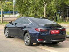 Lexus ES 200 Excellence Edition - ფოტო 5