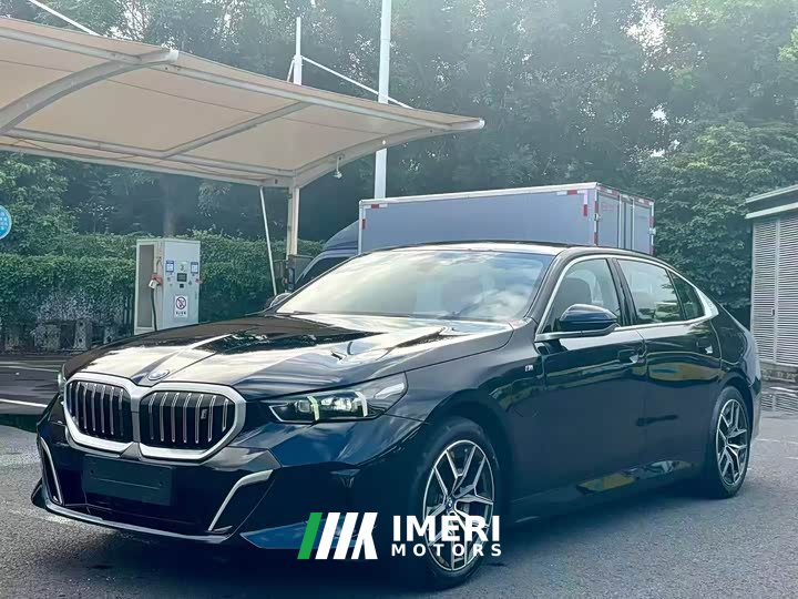 BMW i5 eDrive 35L M Sport Package