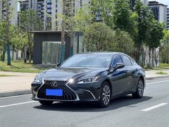 Lexus ES 300h Excellence Edition - ფოტო 1