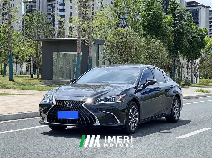Lexus ES 300h Excellence Edition