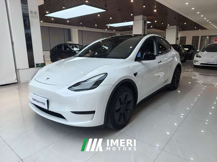 Tesla Model Y Facelift Rear-Wheel Drive