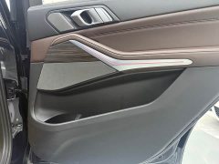 BMW X5 xDrive 40Li M Sport Package - ფოტო 18