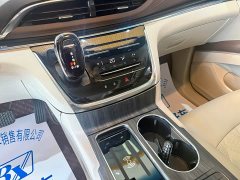 Buick GL8 Land Business Class Smart Edition - ფოტო 17