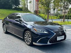 Lexus ES 200 Excellence Edition - ფოტო 3