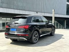 Audi Q5L 40 TFSI Fashion Dynamic - ფოტო 9