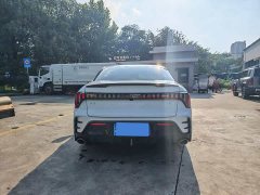 Lynk & Co 03 1.5T DCT Pro - ფოტო 11