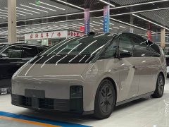 Li Auto Li Xiang MEGA Ultra - ფოტო 1