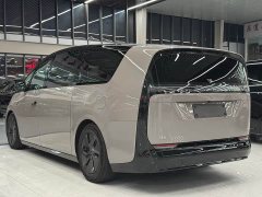Li Auto Li Xiang MEGA Ultra - ფოტო 6